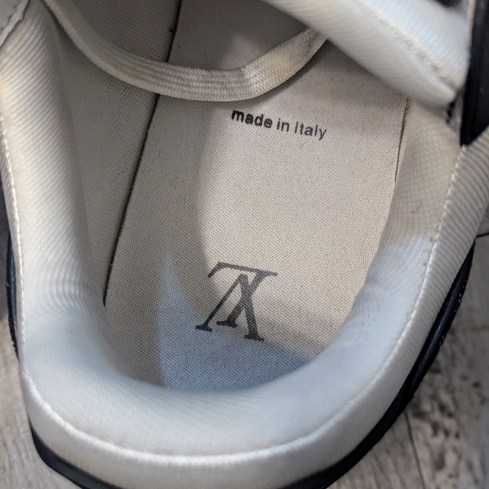 Louis Vuitton Trainers White and Black Sneakers Classic Design - Picture 7 of 10